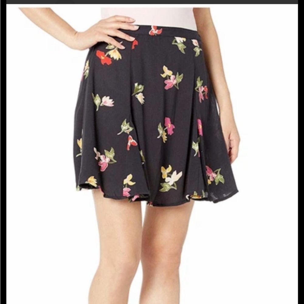Billabong Black Floral Skipper Skirt!